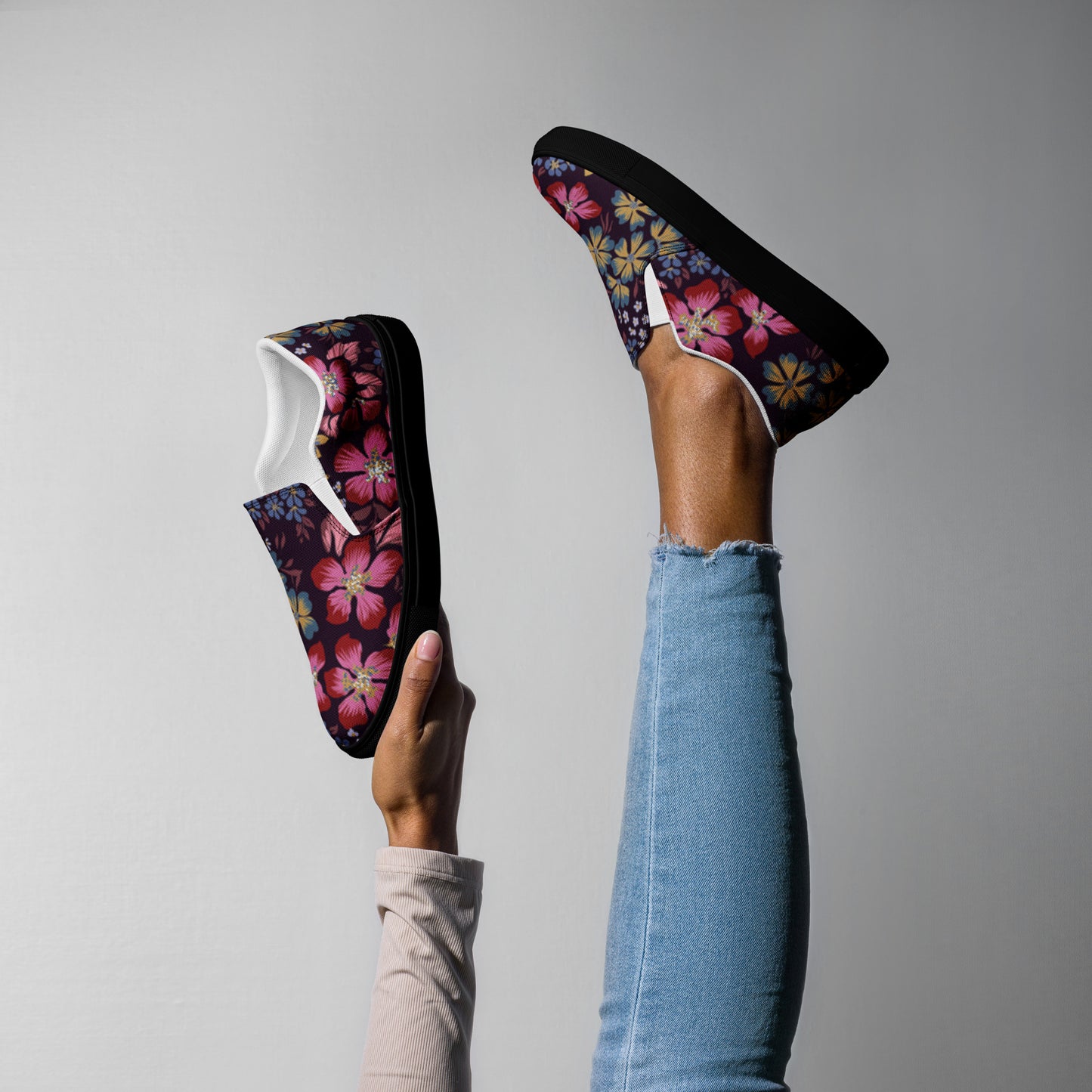 Women’s slip-on canvas shoes
