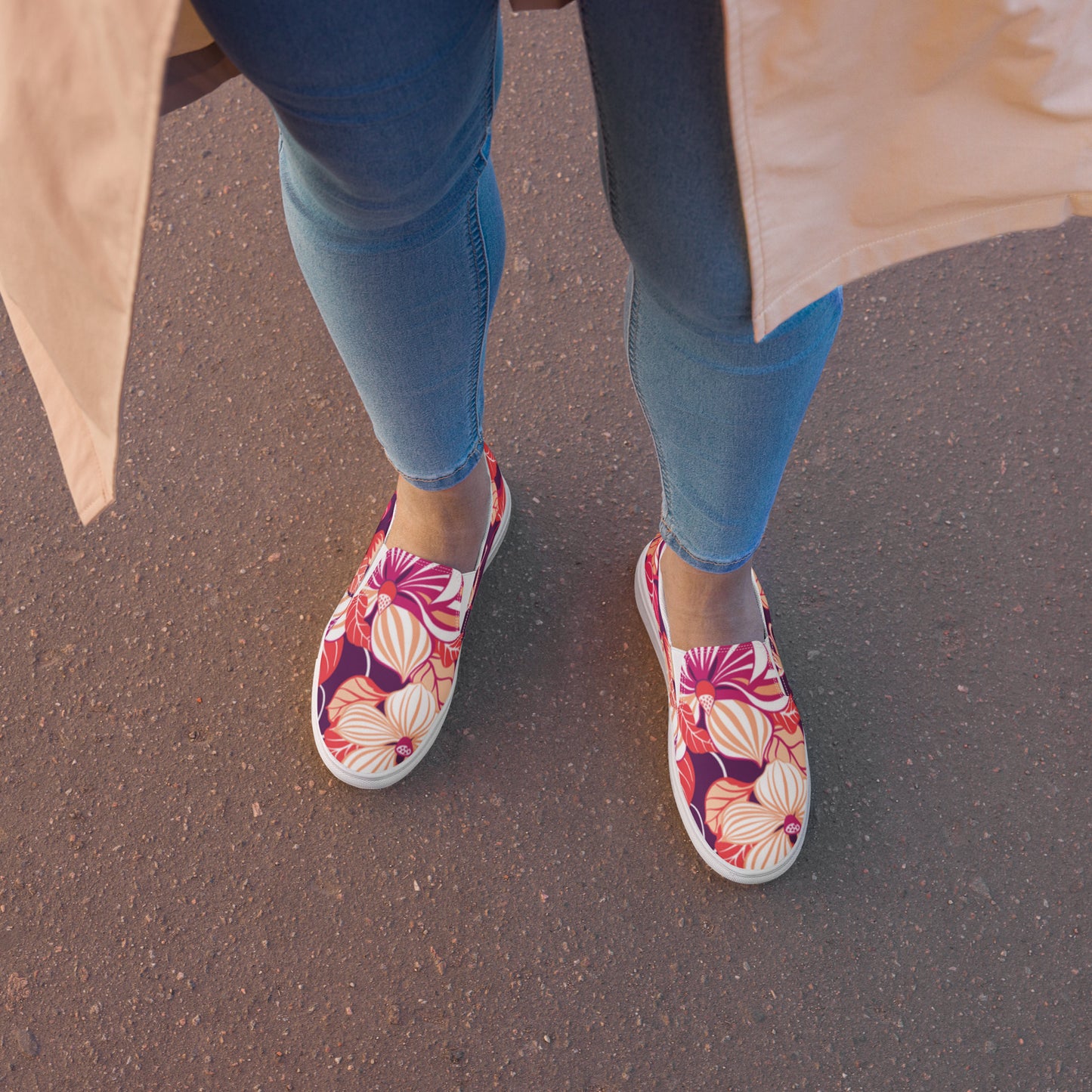 Women’s slip-on canvas shoes